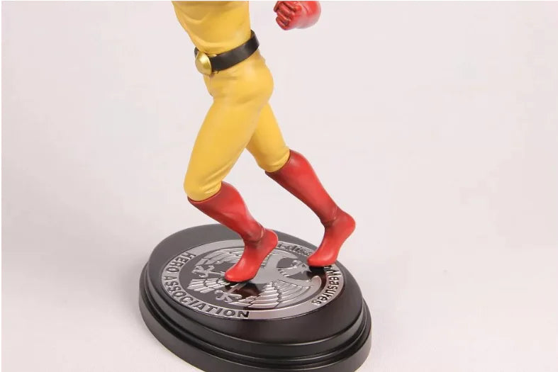 Figura Saitama One Punch Man – Modelo PVC 23CM con Caja
