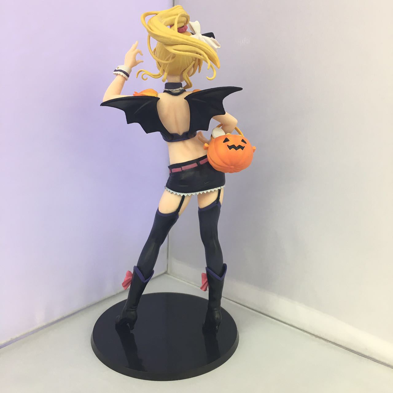 Eli Ayase Halloween – Figura Temática Calabaza (22CM)